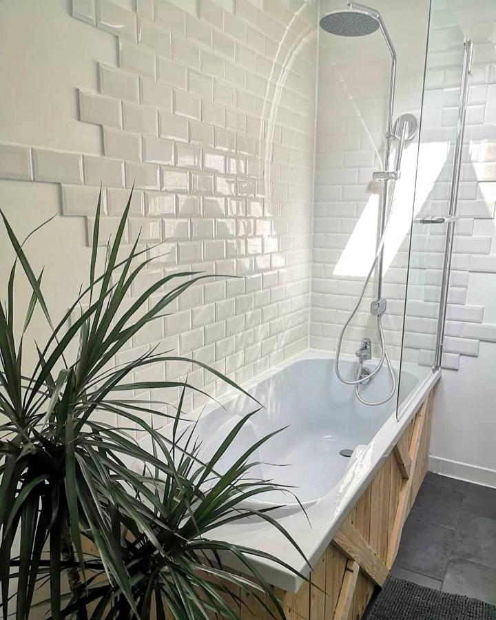 Bed and Breakfast Aux Champés Saussignac Esterno foto